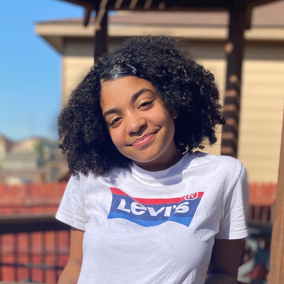 Meet your Posher, Carlea - Picture 1 of 1